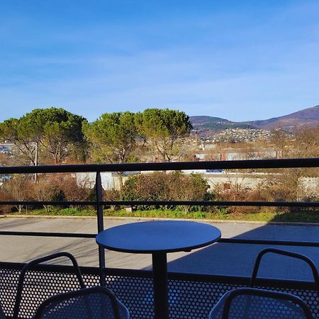 פריווה Hotel Restaurant Les Chataigniers מראה חיצוני תמונה