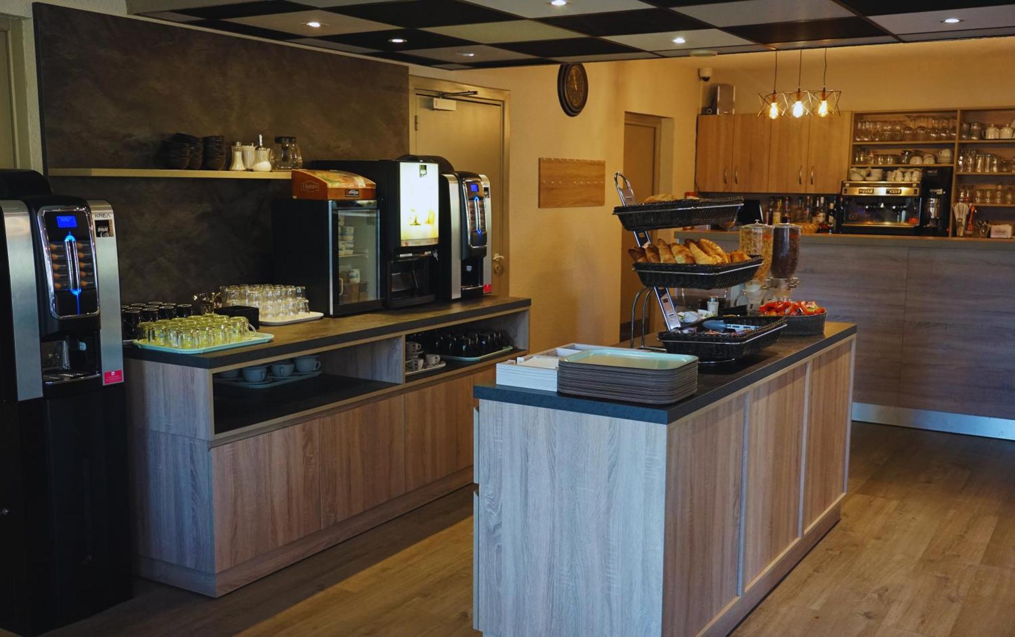 פריווה Hotel Restaurant Les Chataigniers מראה חיצוני תמונה