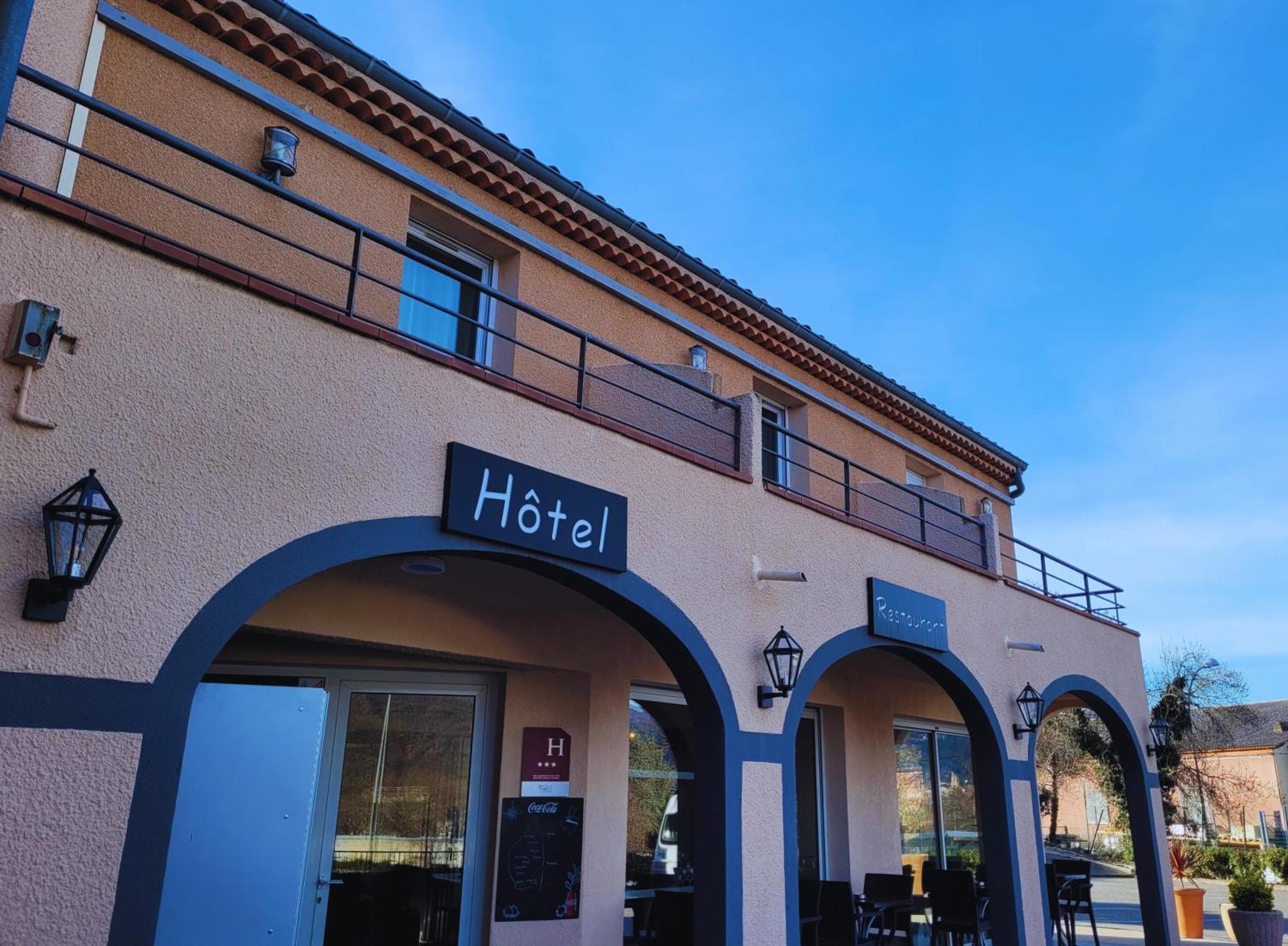 פריווה Hotel Restaurant Les Chataigniers מראה חיצוני תמונה