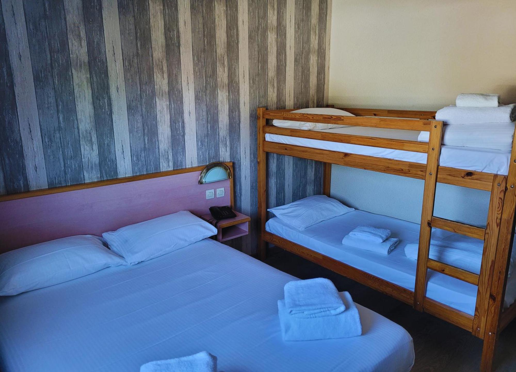 פריווה Hotel Restaurant Les Chataigniers חדר תמונה