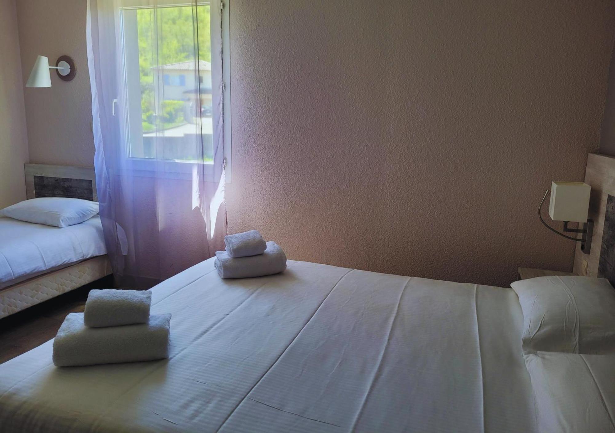 פריווה Hotel Restaurant Les Chataigniers חדר תמונה