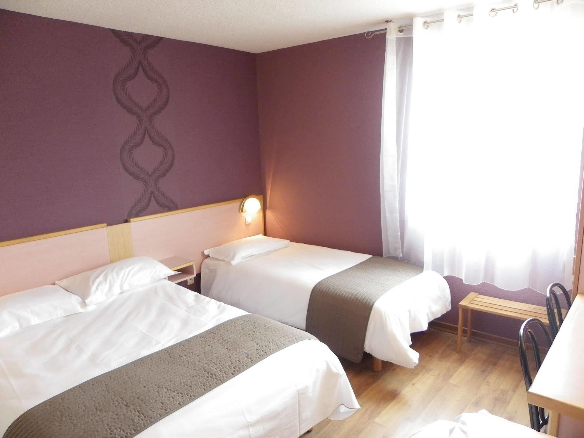 פריווה Hotel Restaurant Les Chataigniers מראה חיצוני תמונה