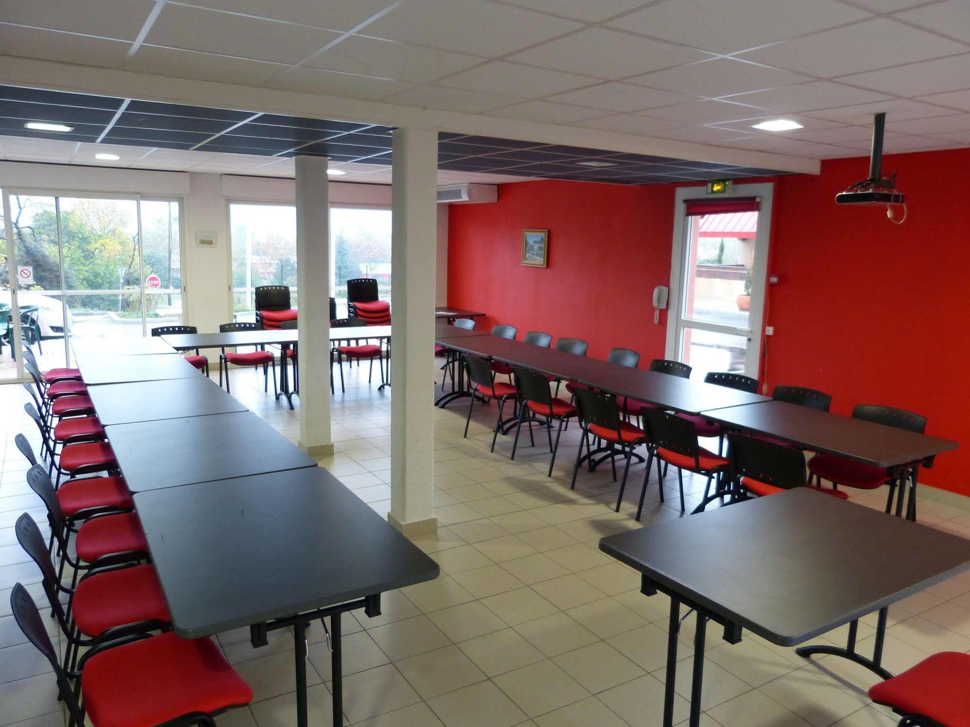 פריווה Hotel Restaurant Les Chataigniers מראה חיצוני תמונה
