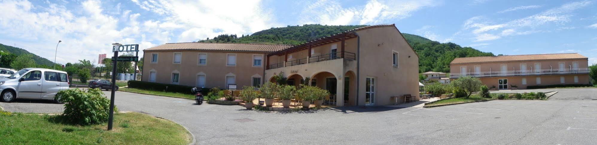 פריווה Hotel Restaurant Les Chataigniers מראה חיצוני תמונה